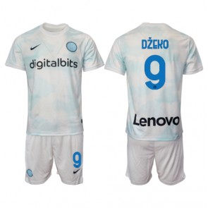 Inter Milan Edin Dzeko #9 kläder Barn 2022-23 Bortatröja Kortärmad (+ korta byxor)
